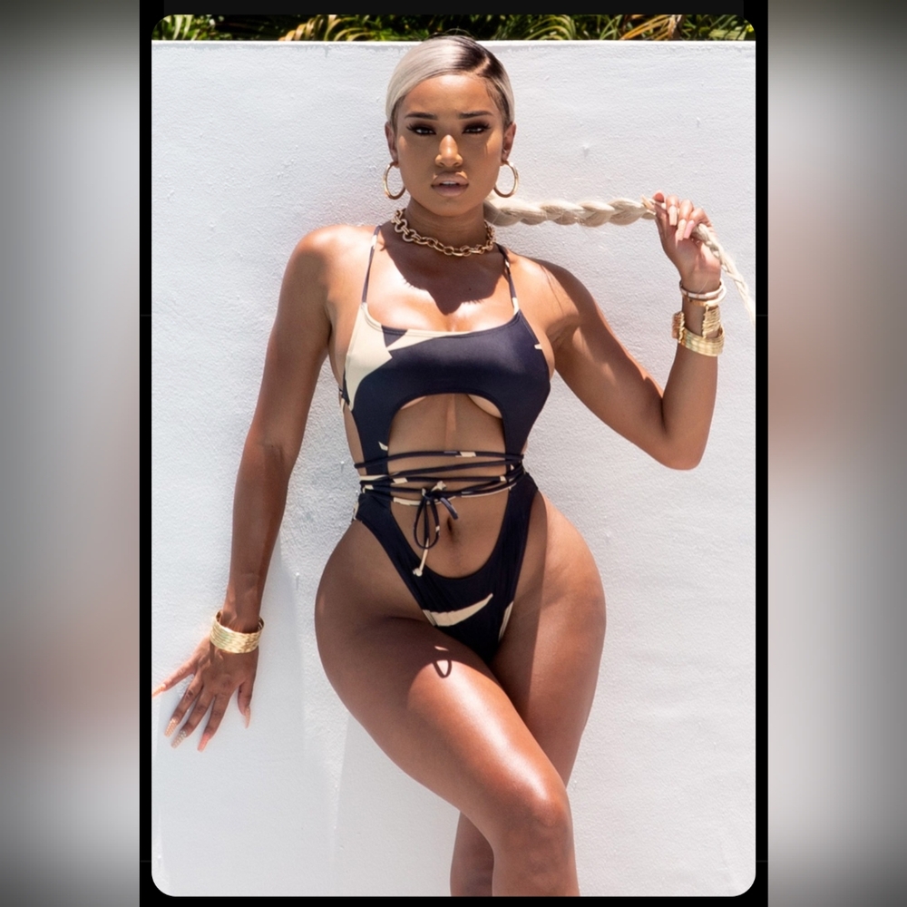 Theo Monokini Black/Nude